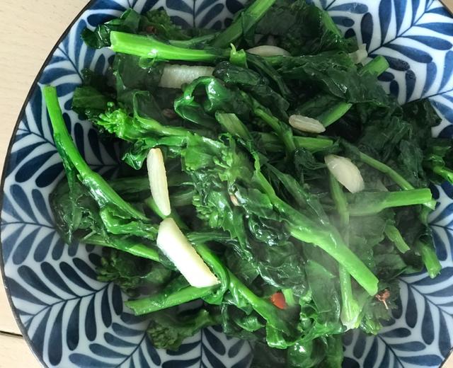 季节美食—炒油菜苔