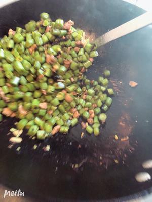 剁椒榄菜四季豆的做法 步骤11