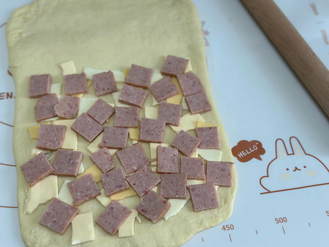 软妹子芝士火腿吐司，咸香料多好好吃