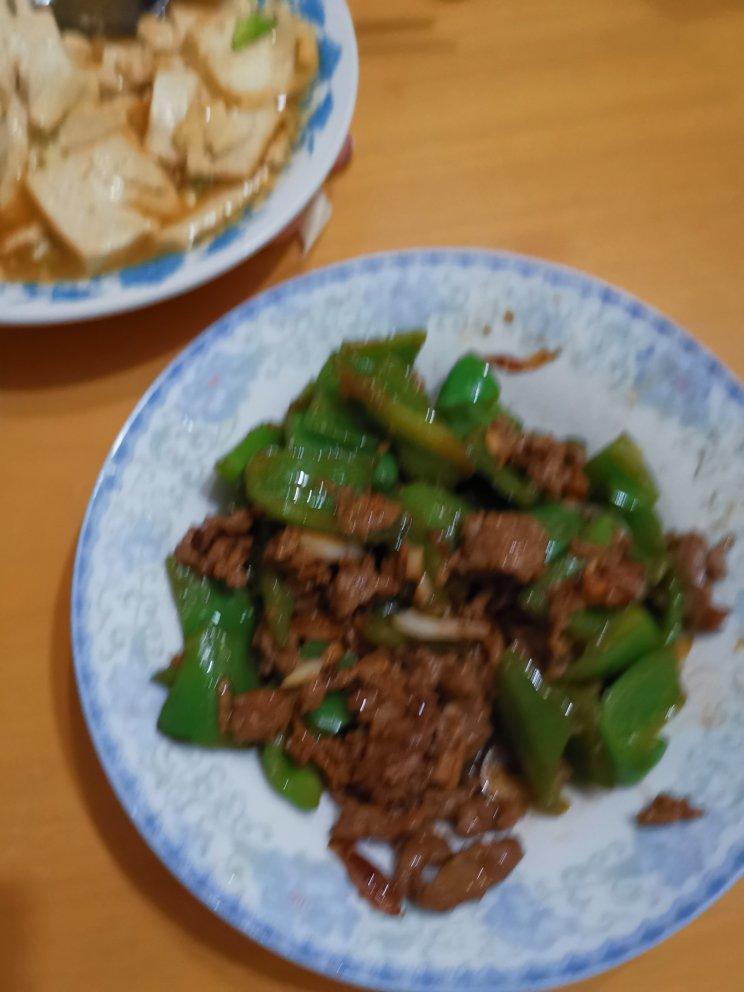 蚝油牛肉炒青椒