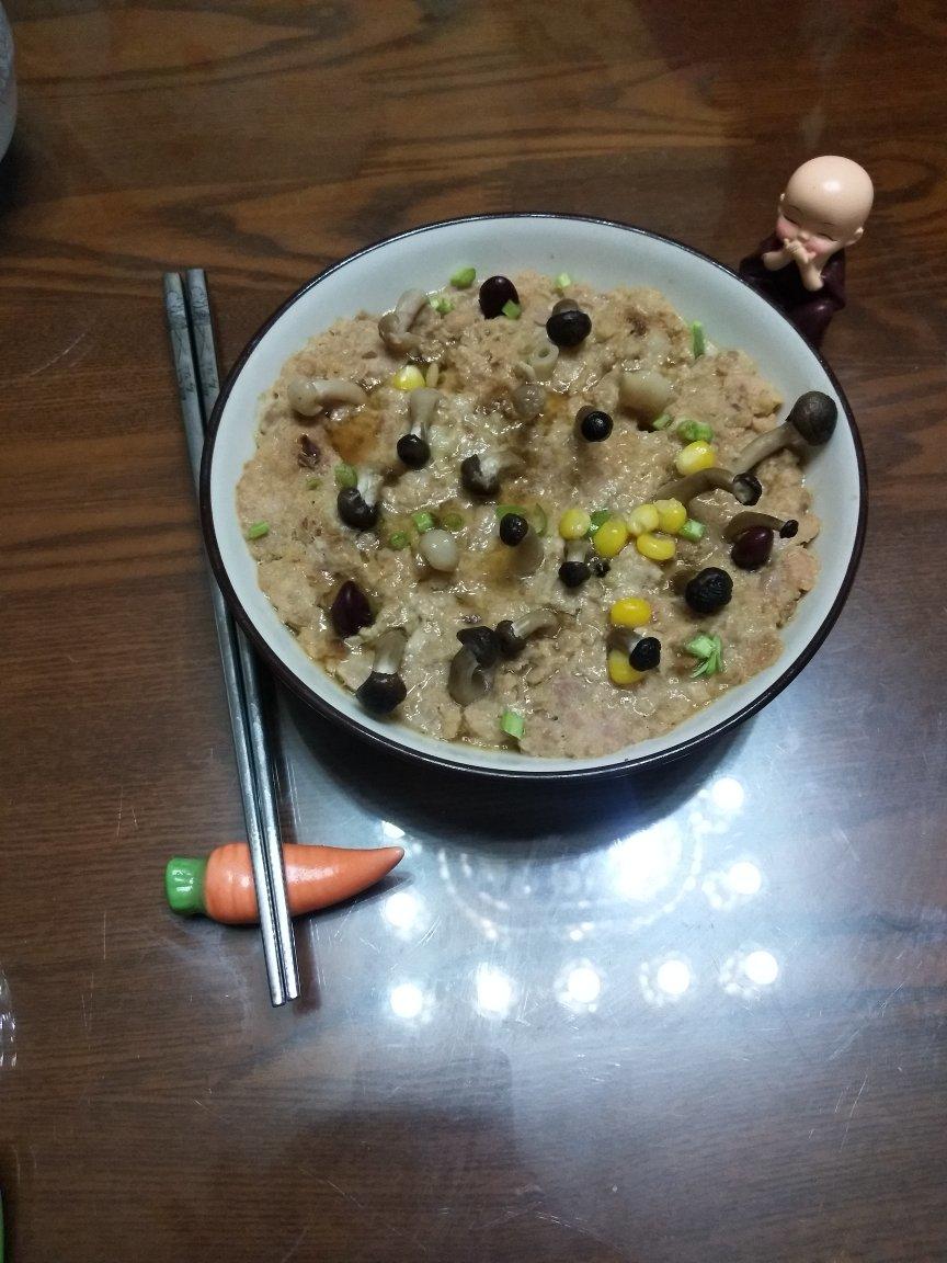 春回大地之小蘑菇
