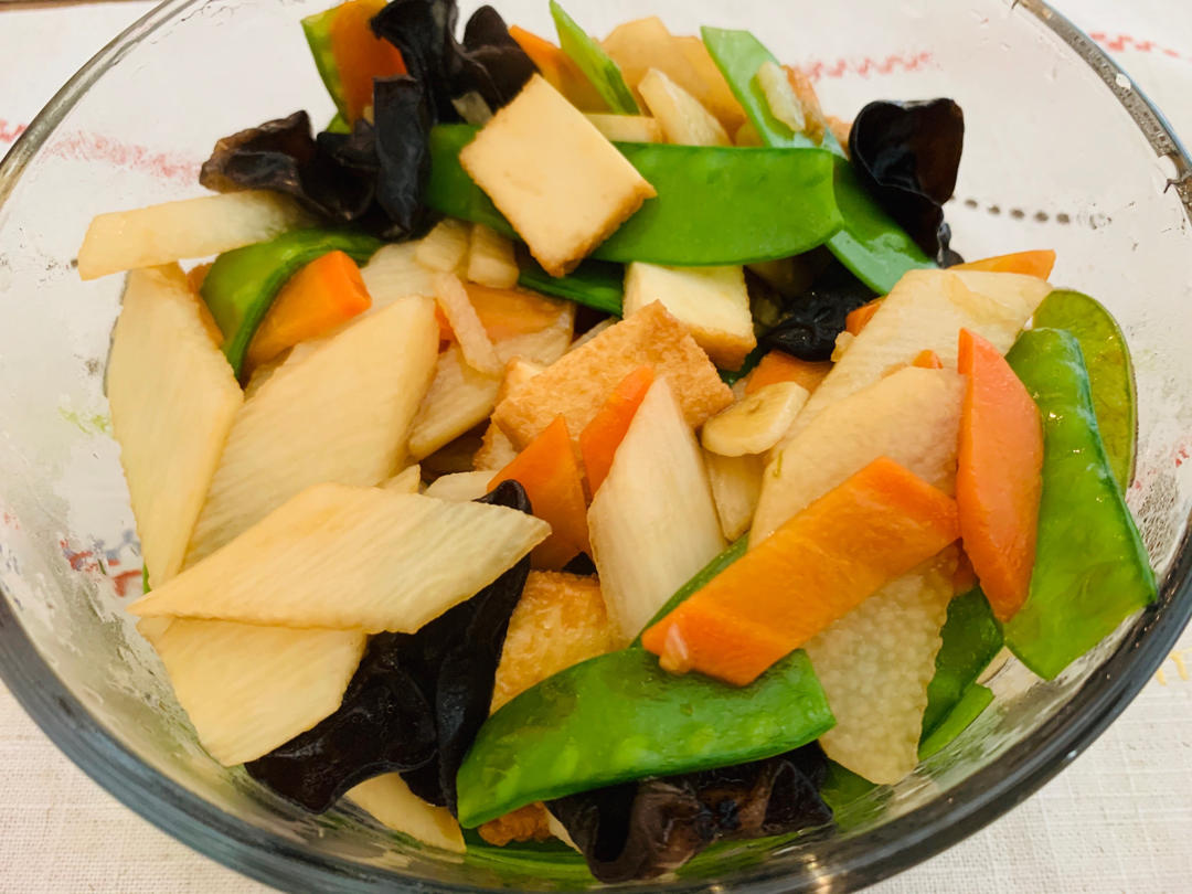 养生食谱之木耳炒山药