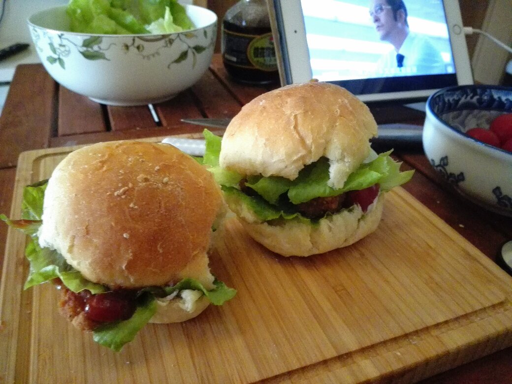 自制营养肉饼汉堡包