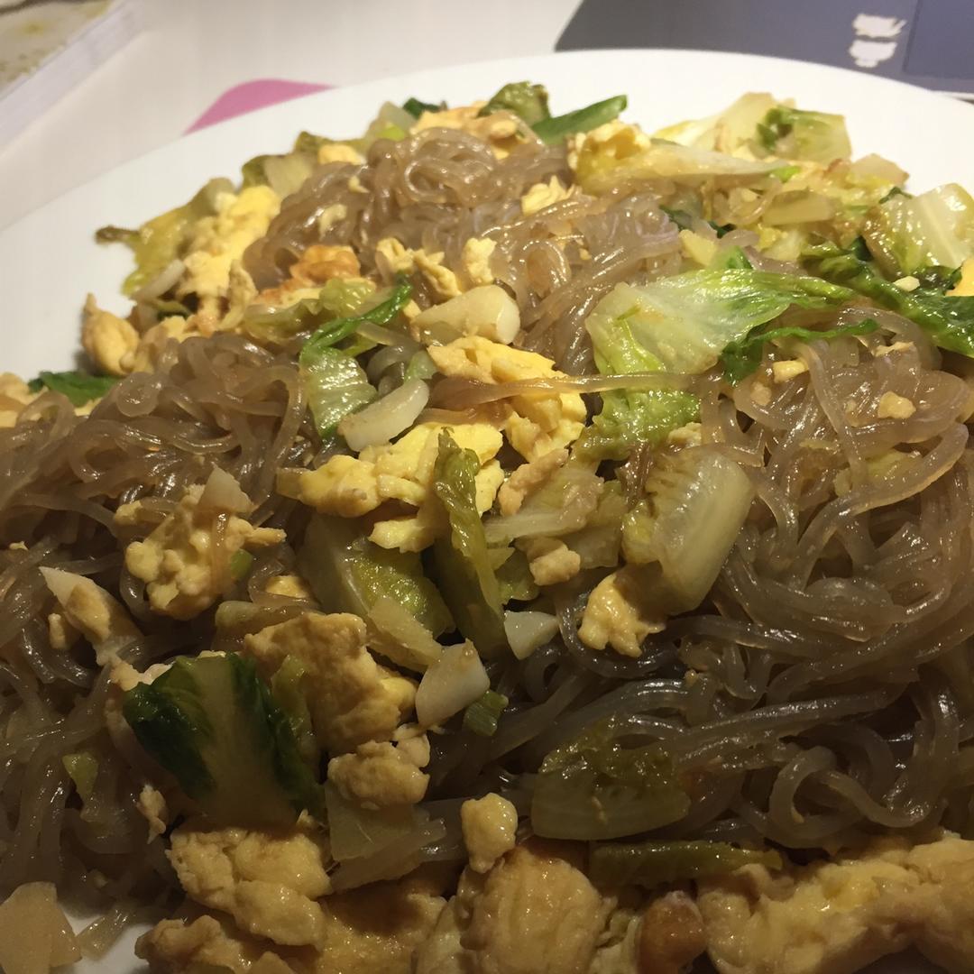 包菜粉丝炒鸡蛋