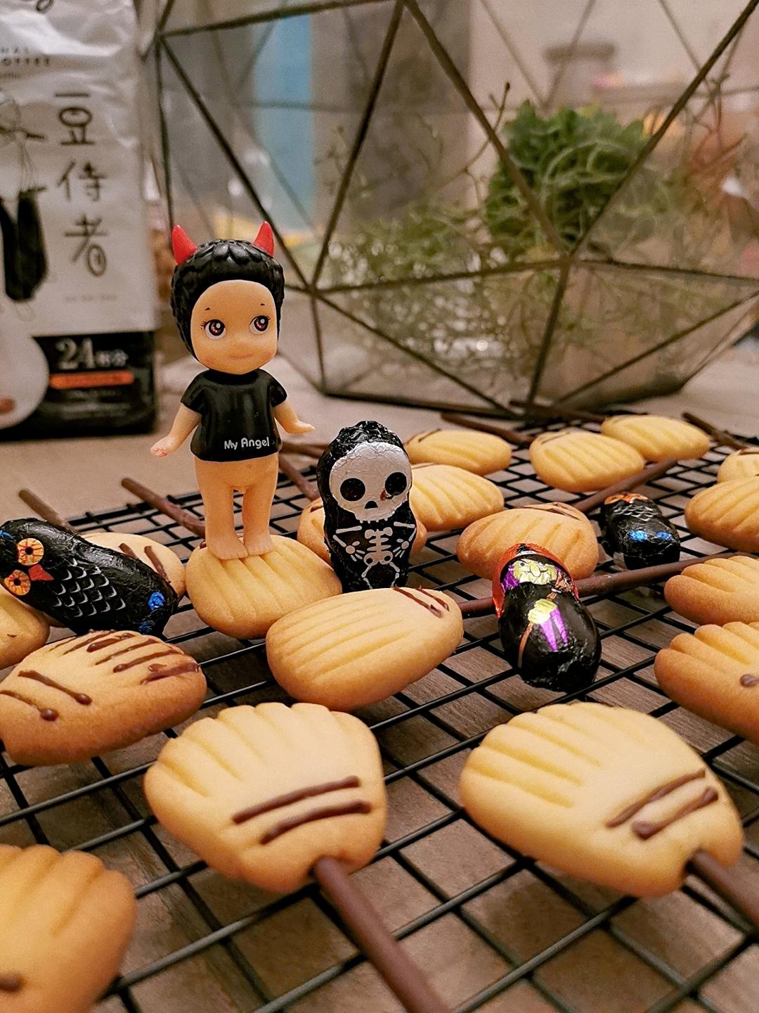 万圣节!女巫的扫帚饼干