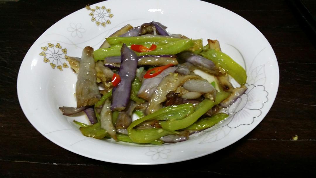 家有挑食小妞做的快炒紫线茄
