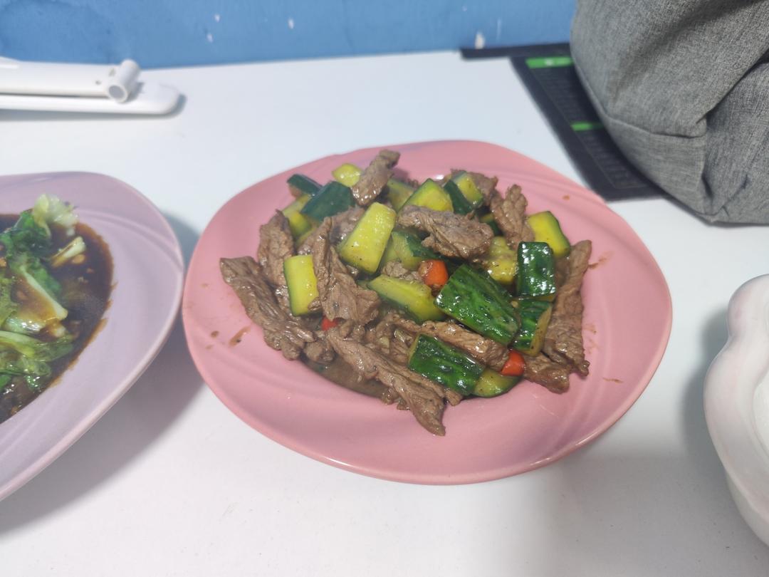 黄瓜炒牛肉
