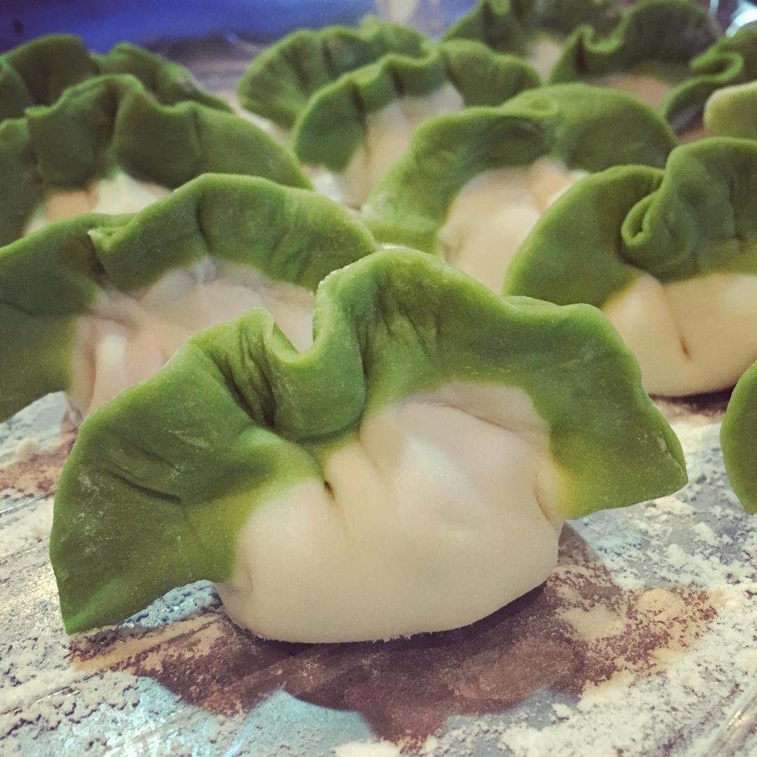 翡翠白玉白菜饺子详细版（附翡翠白玉白菜饺子包法，翡翠白玉饺子皮两种制法，面包机和面，翡翠白玉烧卖，各种馅料搭配）
