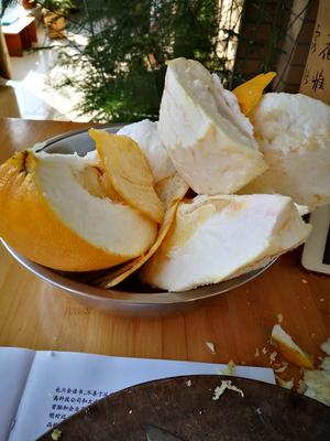 满口香的柚子皮蜜饯的做法 步骤2