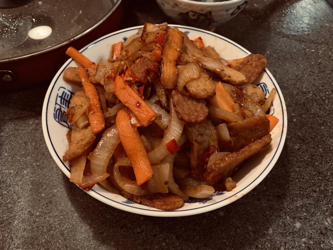 甜酱油辣炒天贝（tempeh）