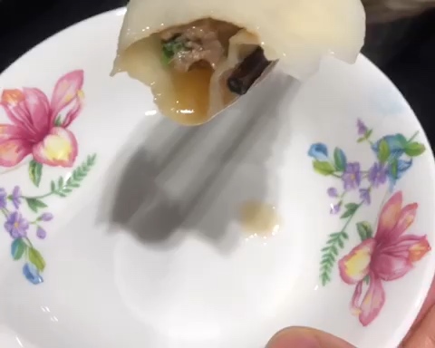 鲜美多汁的羊肉灌汤水饺的做法 步骤10