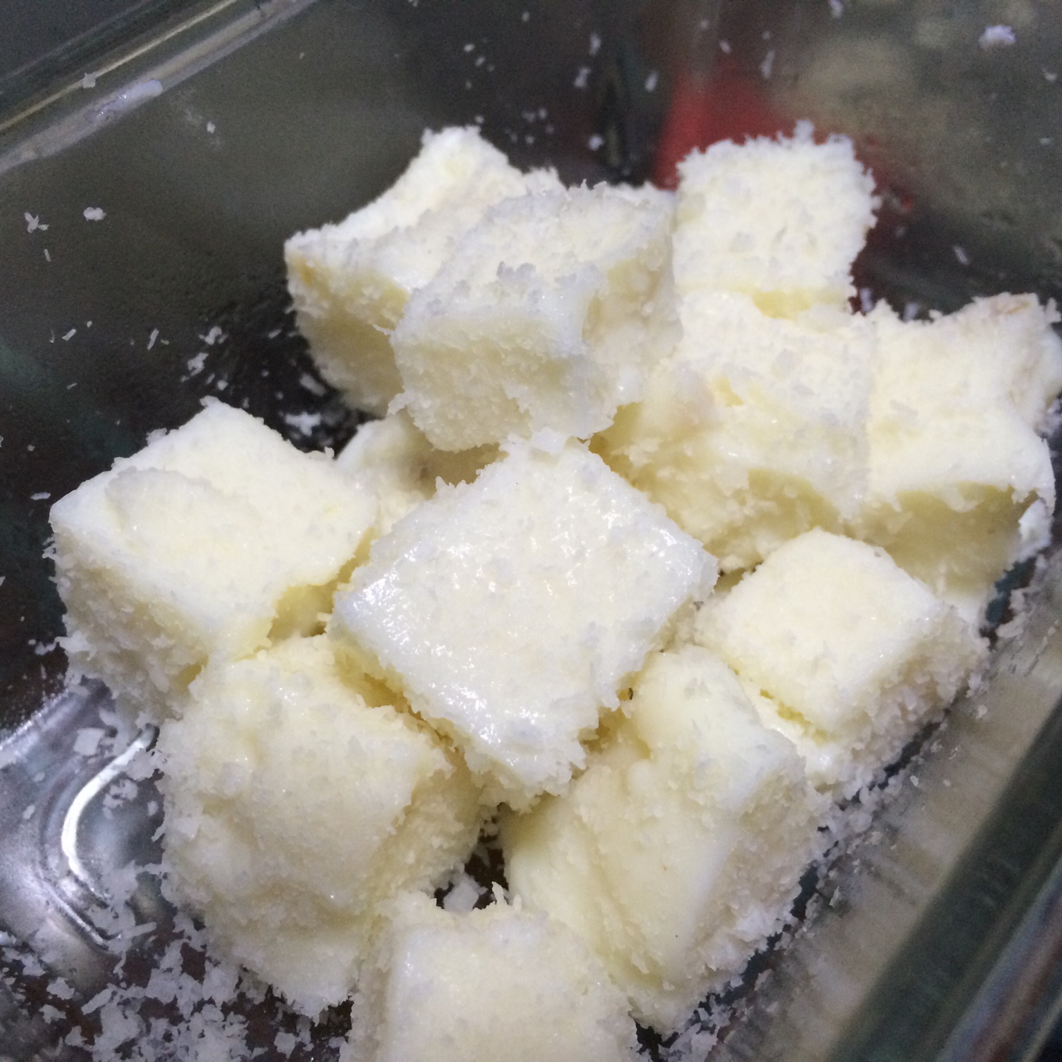 椰丝牛奶小方糕