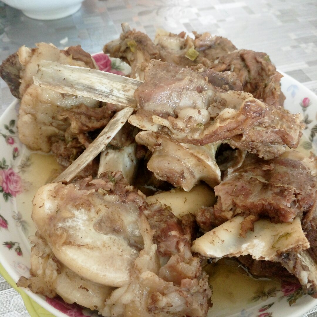 炖羊骨头（内蒙人的做法）