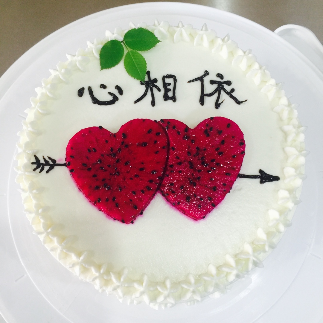 奶油水果装饰蛋糕