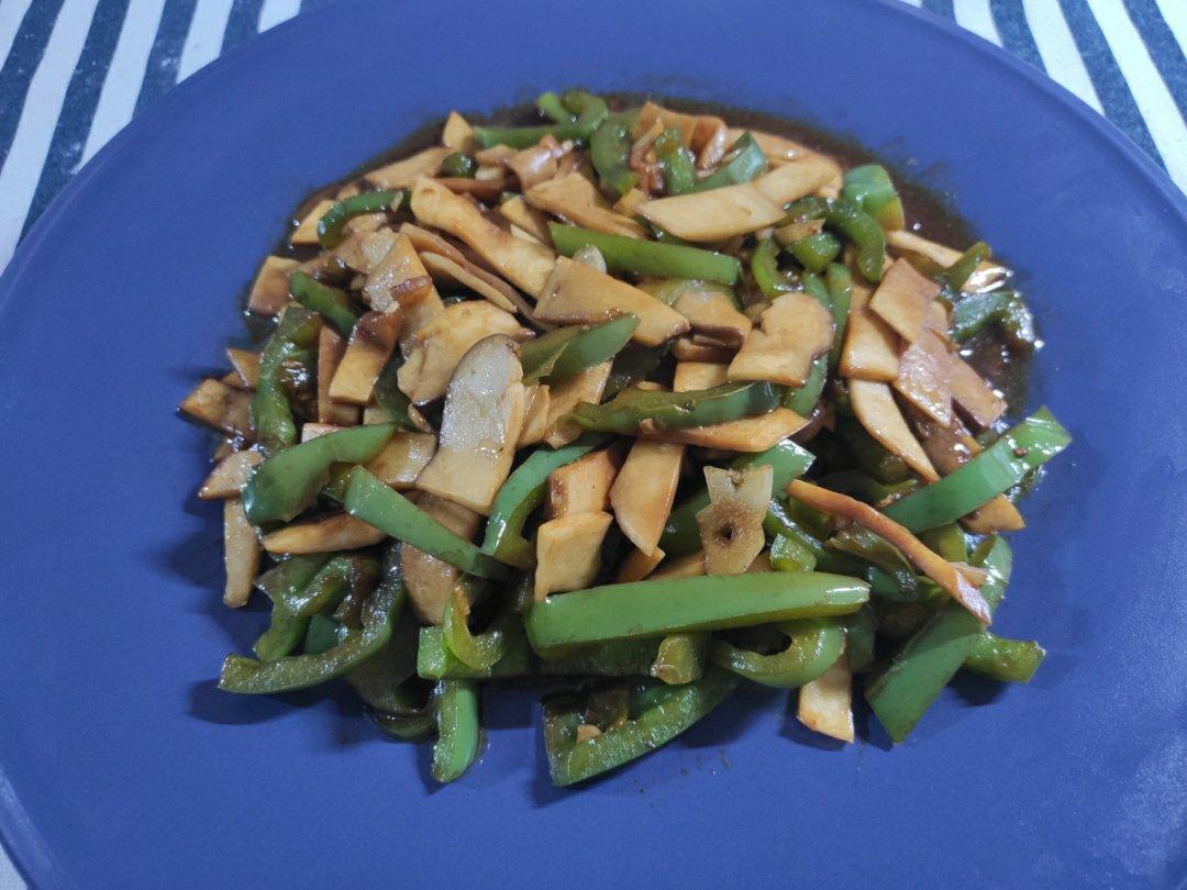 青椒素炒杏鲍菇