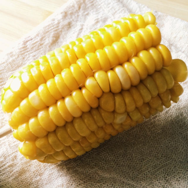 清煮甜玉米