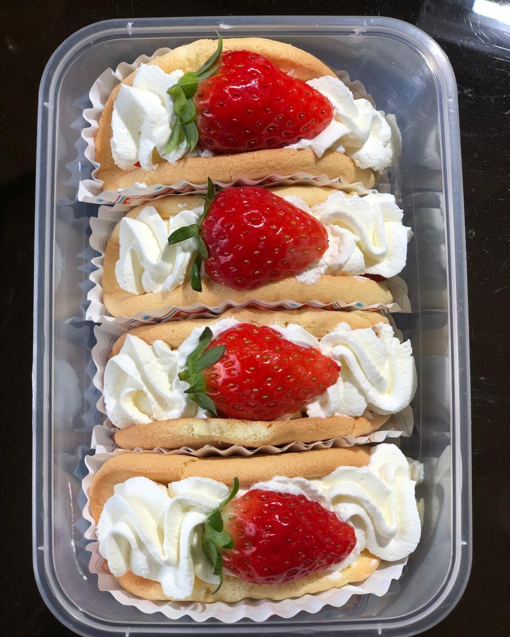 韩国最热门的甜品店Le Bread Lab的草莓蛋糕卷