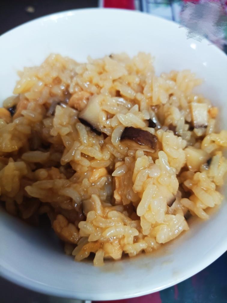 鸡肉香菇烩饭（剩米饭克星）