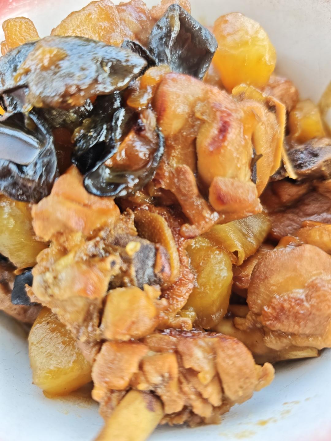 鸡腿炖土豆 上桌秒空盘 汤都喝干了！