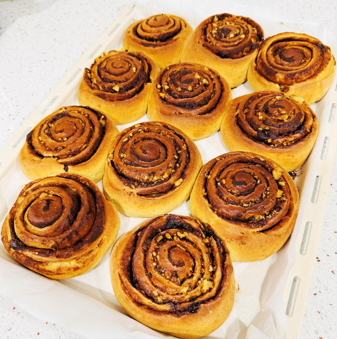 好吃！爱吃！香气浓郁热烈的布里欧修肉桂卷