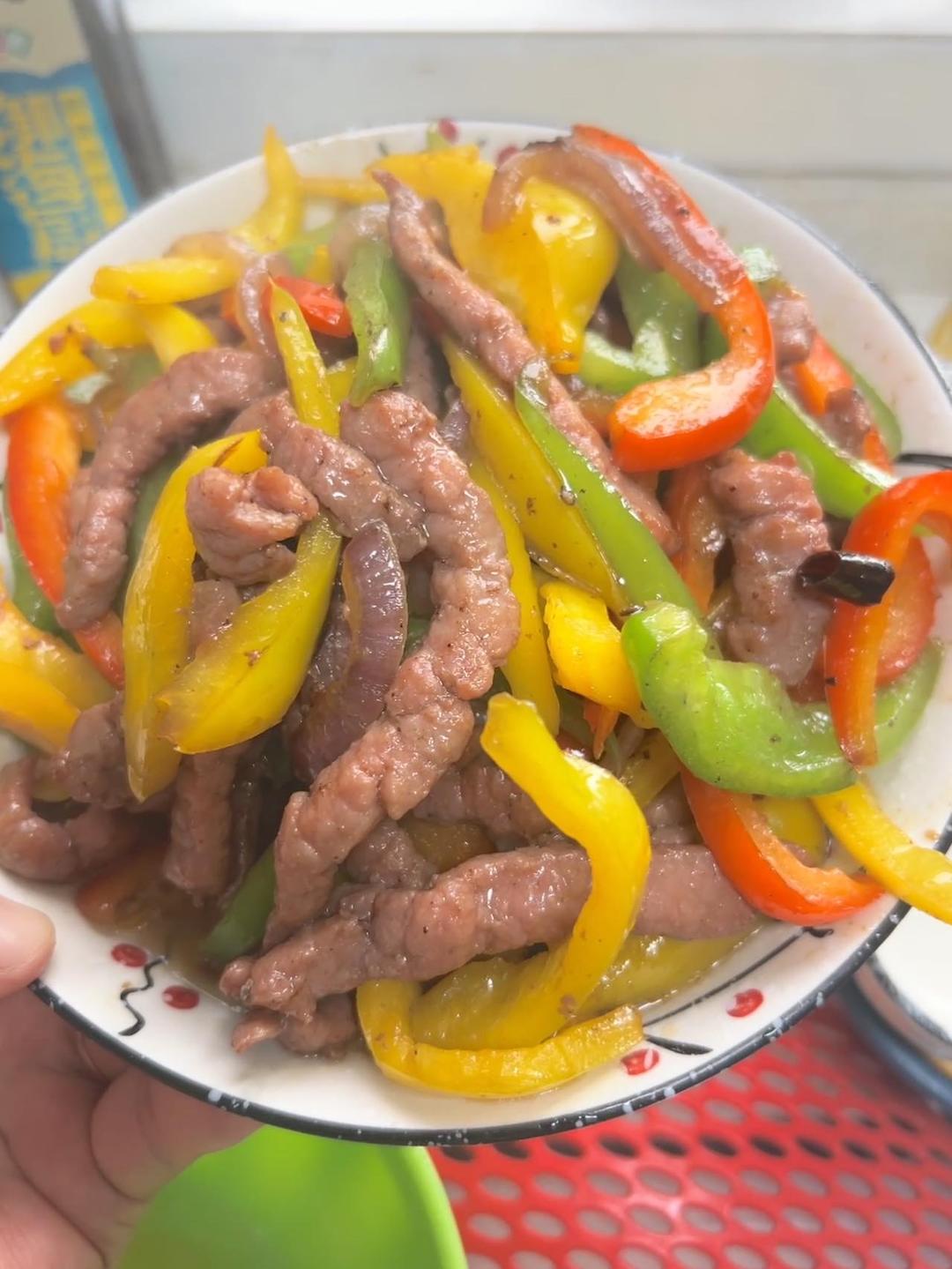 彩椒炒牛柳