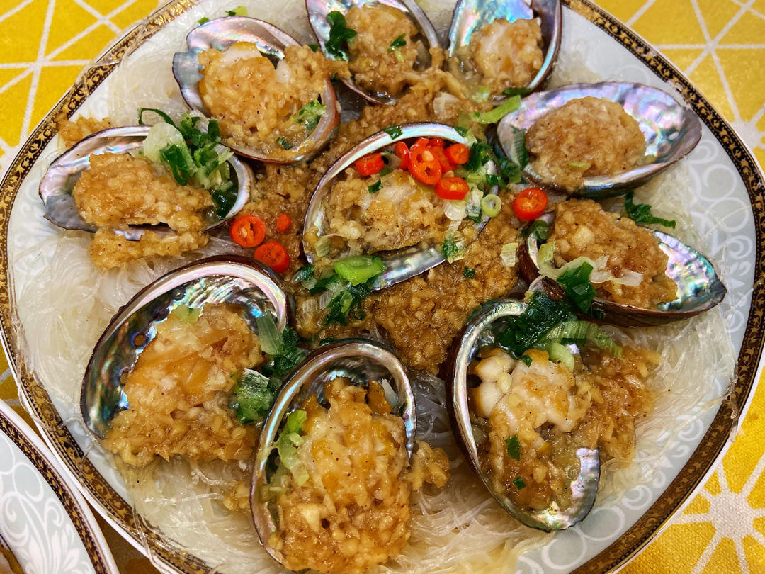 蒜蓉粉丝蒸鲍鱼