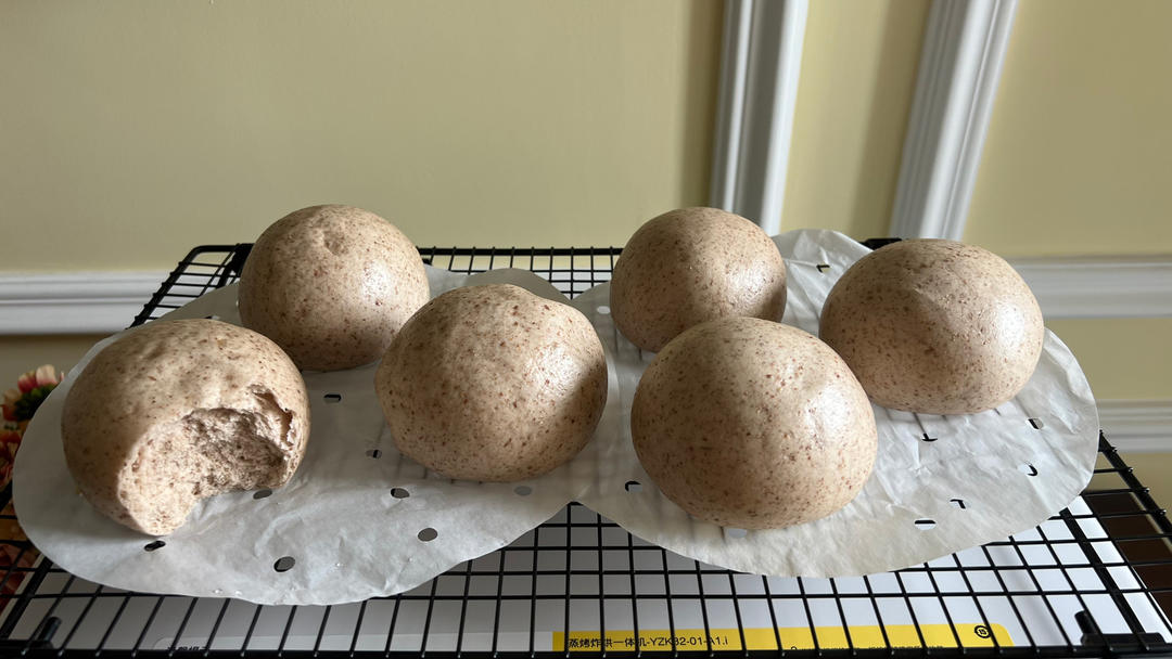 无油无糖松软的全麦馒头