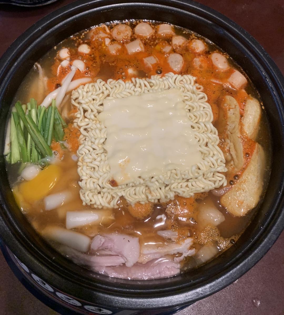 视频【韩国芝士部队锅】香辣美味，不需要厨艺！——松下塔吉锅食谱