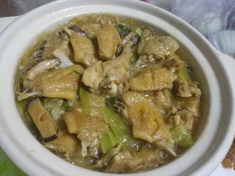 砂锅油豆腐鸡翅煲