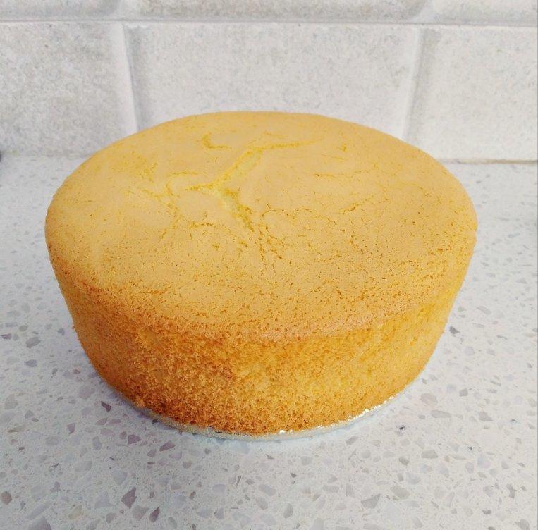 超简单完美戚风蛋糕（6寸2蛋）附打发、翻拌、脱模视频