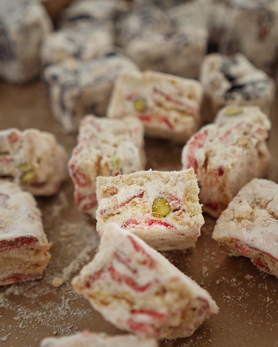 六只猫做的4种口味网红雪花酥