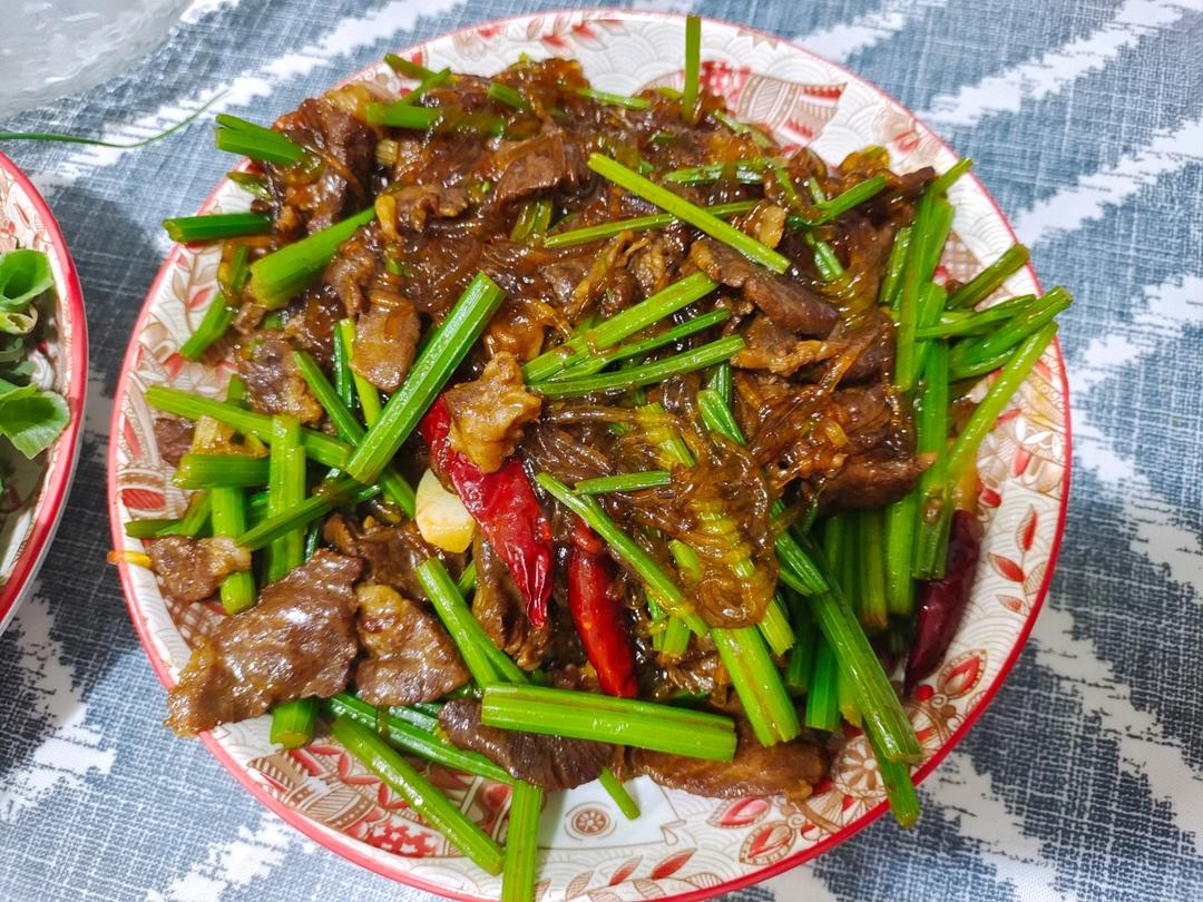 香芹炒粉条
