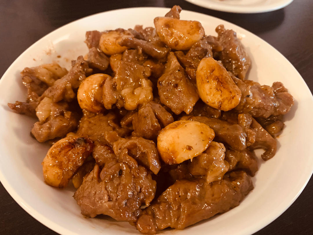 好吃到舔盘的蒜香黑椒牛肉粒