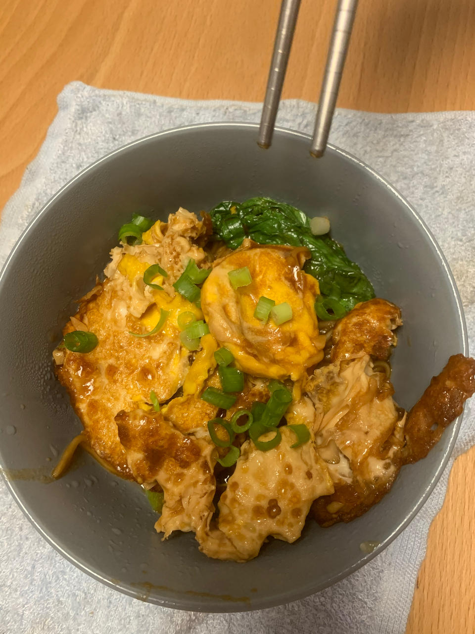 十分钟搞定！！酱汁浓郁好吃的荷包蛋焖面