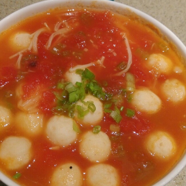 番茄贡丸金针菇汤