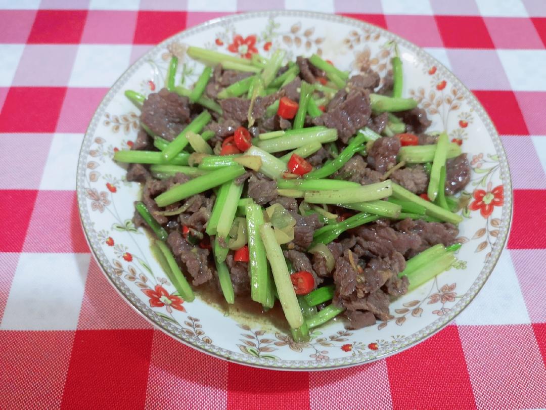 小炒黄牛肉