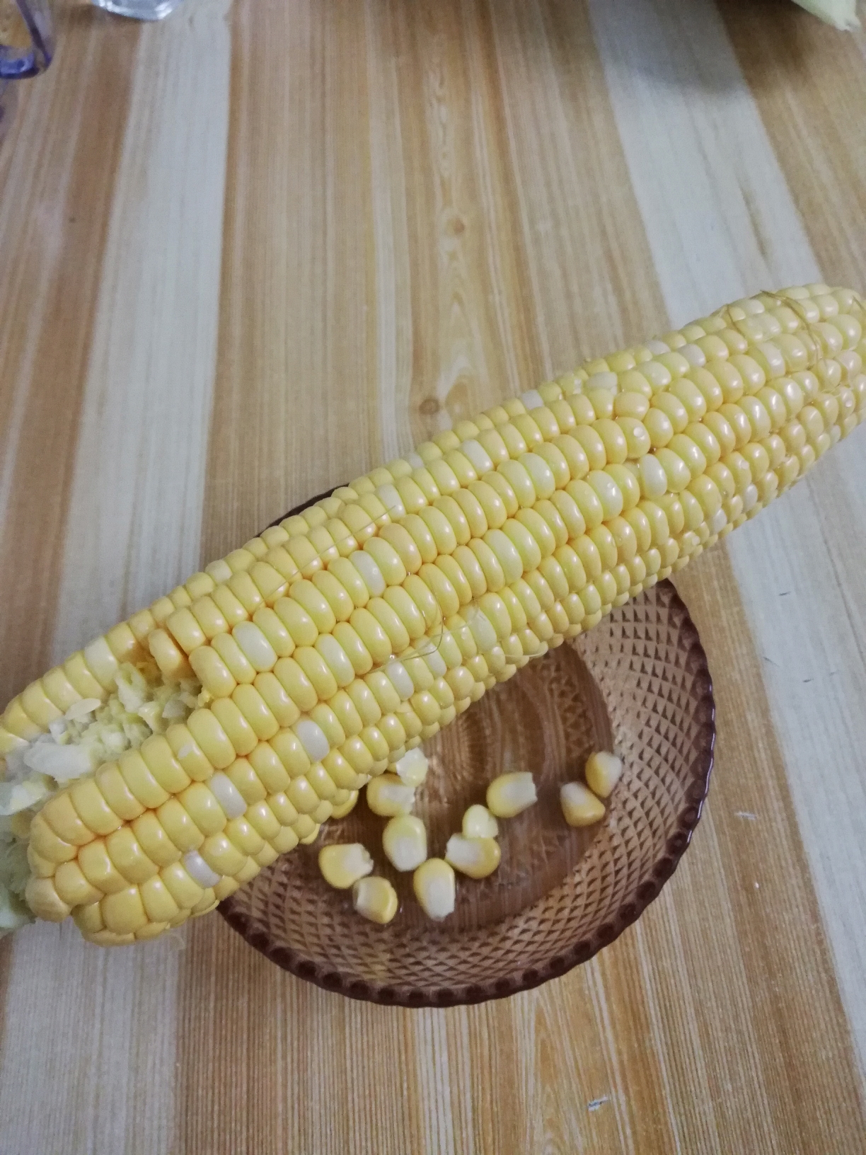 (鲜玉米)玉米粑粑和玉米饼的做法 步骤2
