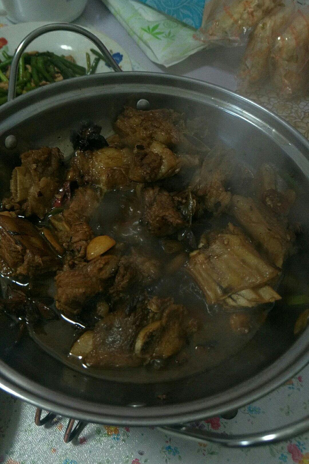 胡萝卜炖牛排骨