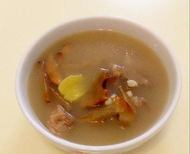土茯苓薏米猪骨汤的做法