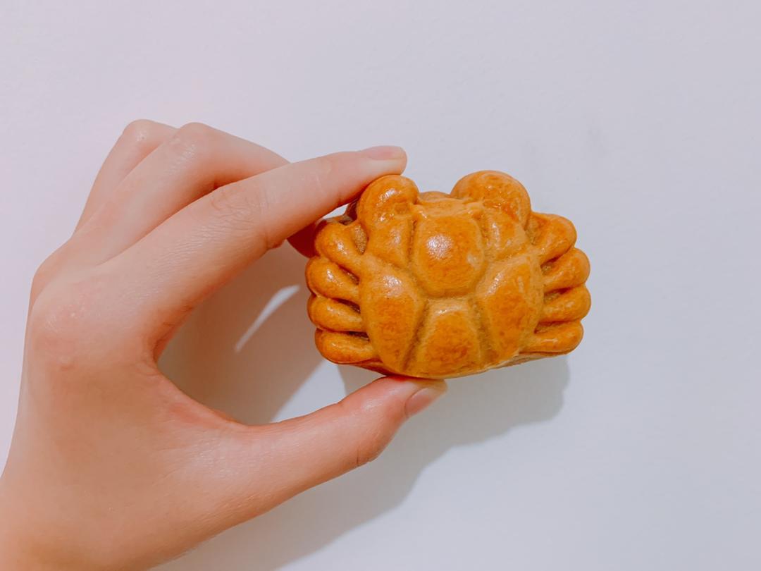 广式月饼－－蛋黄豆沙月饼