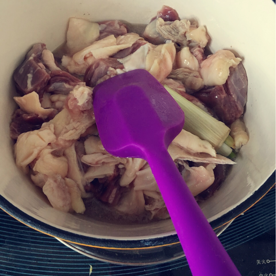 老丁的私房菜-番茄牛腩煲