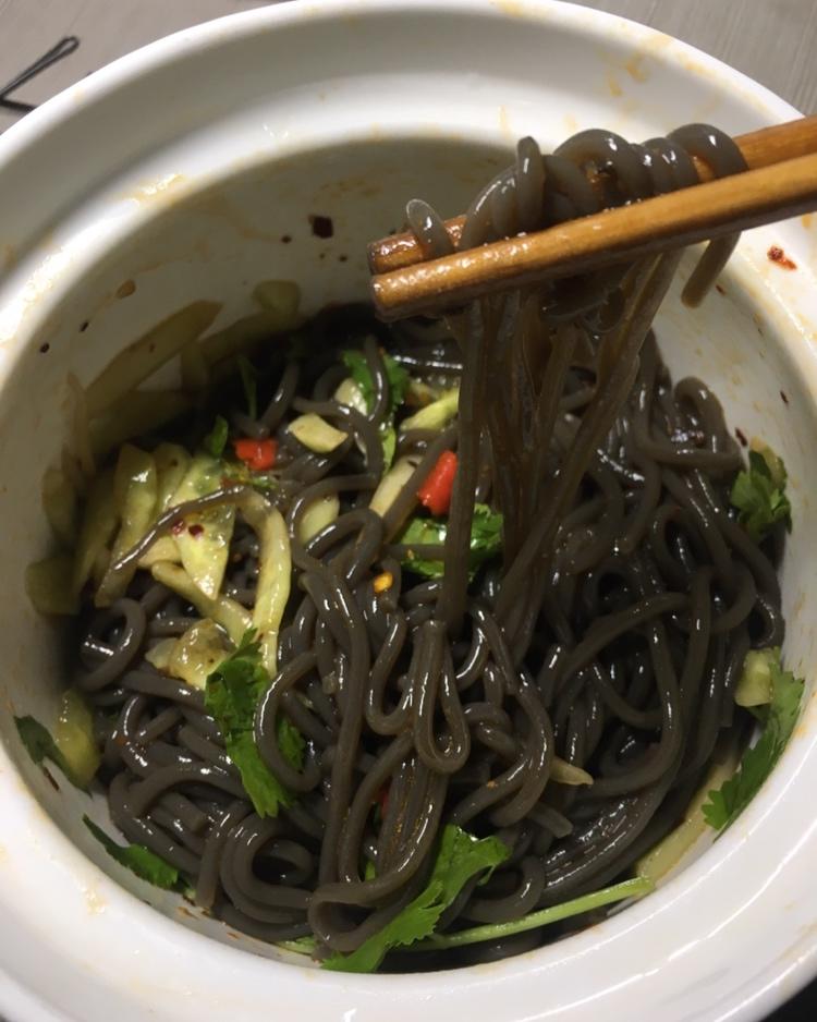 凉拌蕨根粉