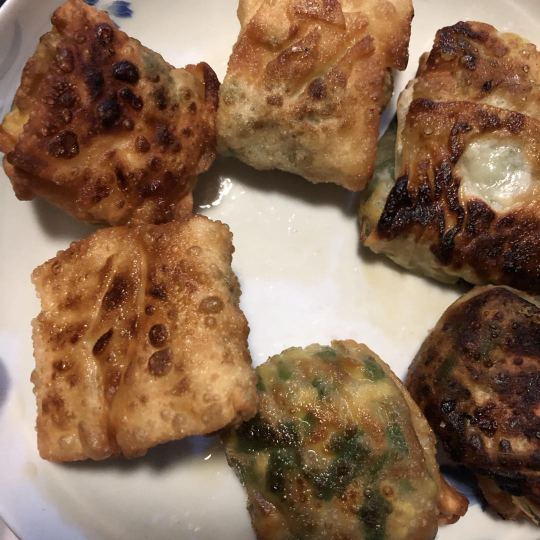 饺子皮懒人版韭菜盒子，一把韭菜，两个鸡蛋（分分钟光盘）