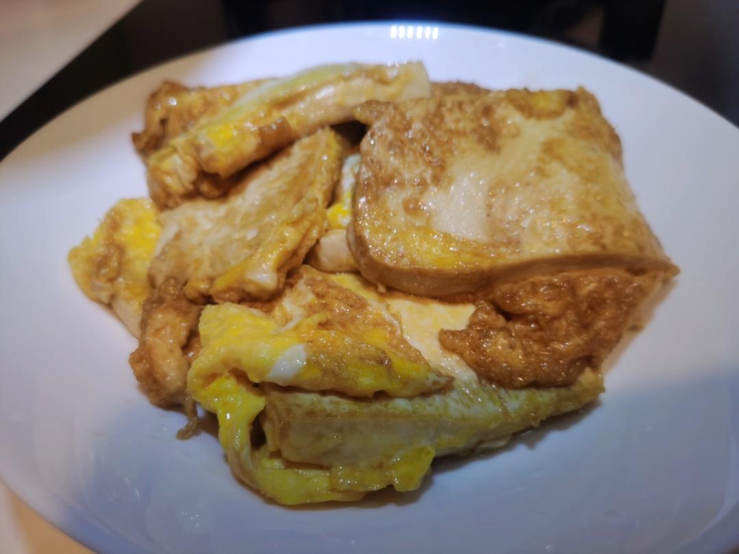 一块豆腐一只蛋一只锅的香煎豆腐