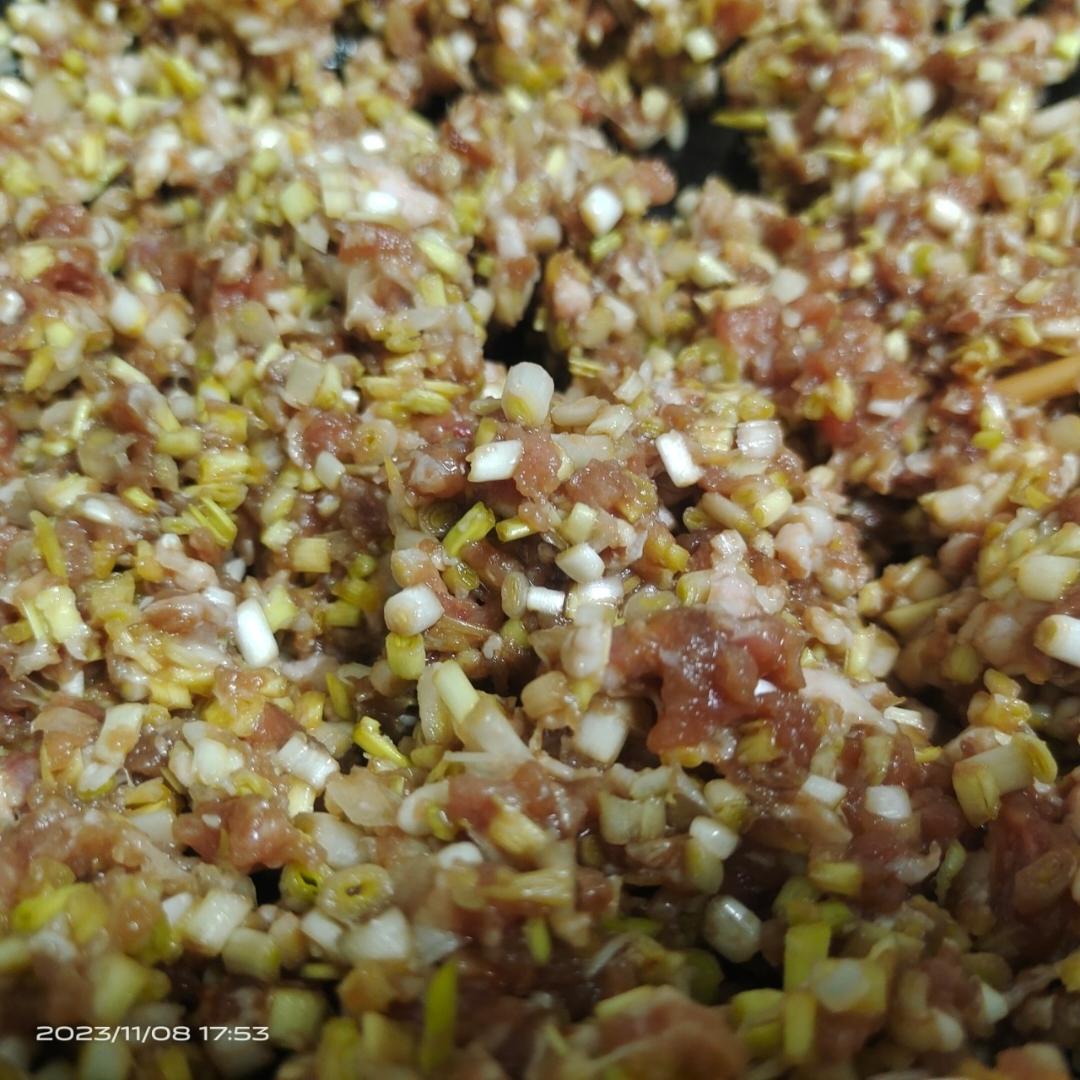 超详细馅皮配比的韭黄猪肉脆皮煎饺