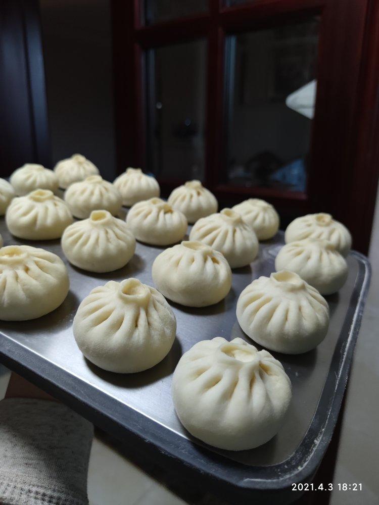 鲜嫩松软肉包子