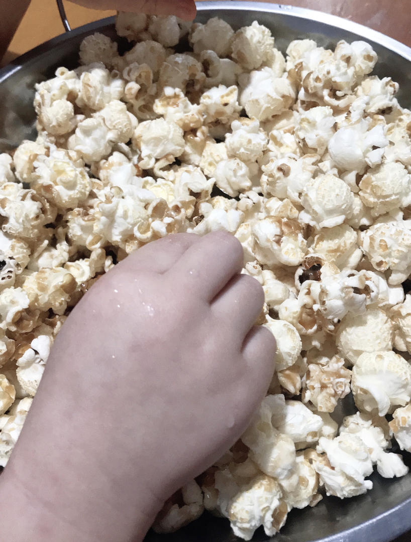 一招搞定小朋友的黄油焦糖爆米花，简单又好吃