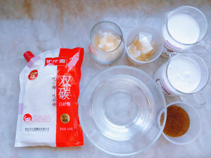 椰汁水晶桂花糕，美容养颜去秋燥，不蒸不烤，做法简单的做法 步骤1