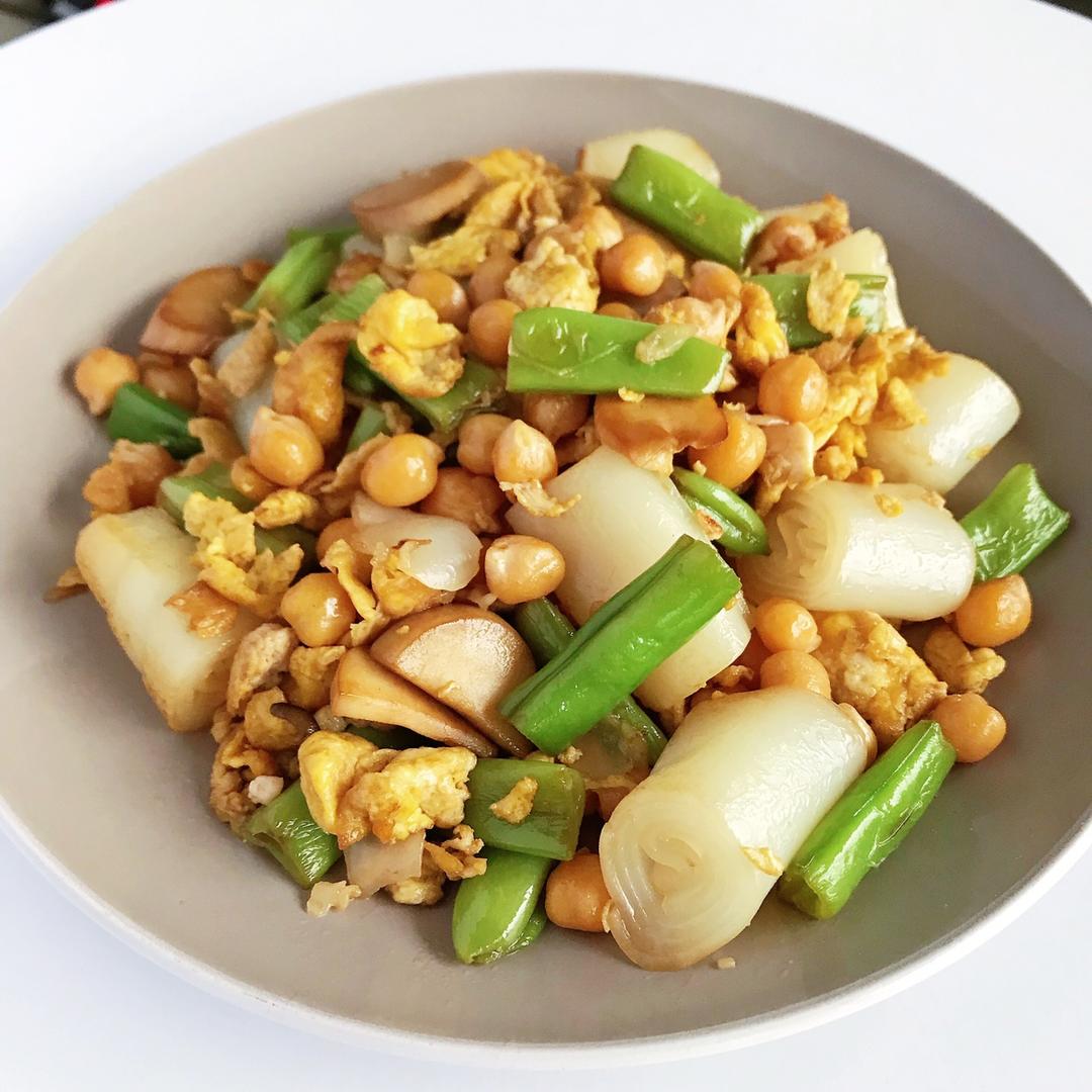 杏鲍菇双豆炒猪肠粉