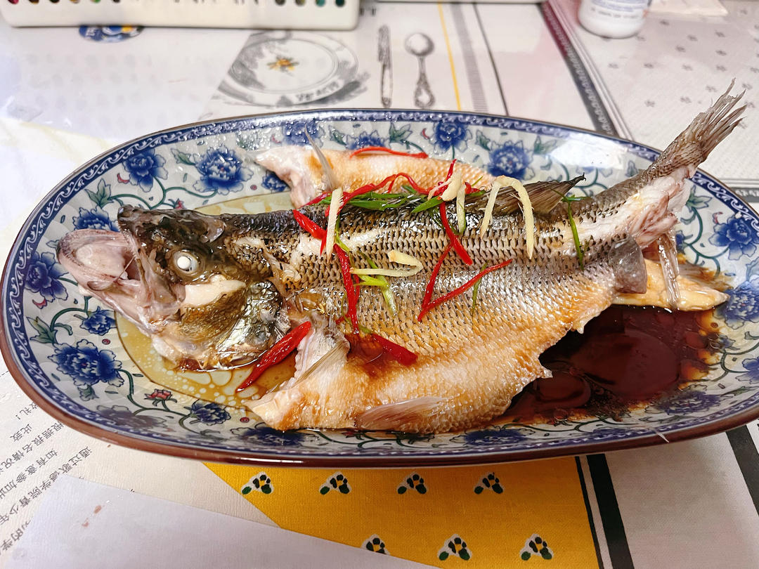 10分钟做 清蒸鲈鱼 （附切鱼图解）